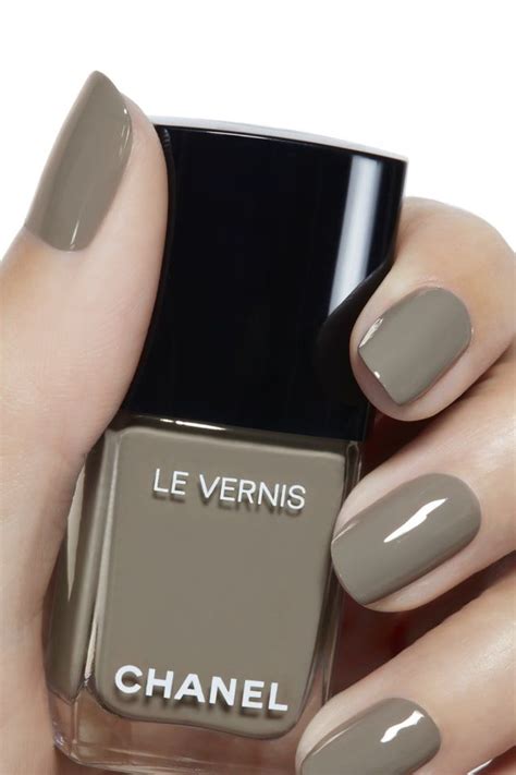 chanel le vernis longwear nail colour 520 garconne|chanel nail varnish boots.